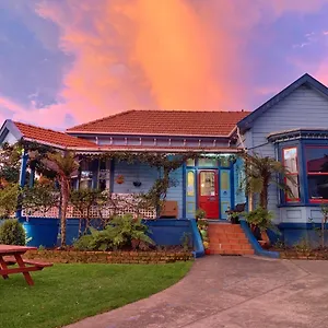 Hostel The, Picton